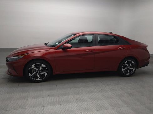 Used 2023 Hyundai Elantra SEL w/ Convenience Package FWD image 2