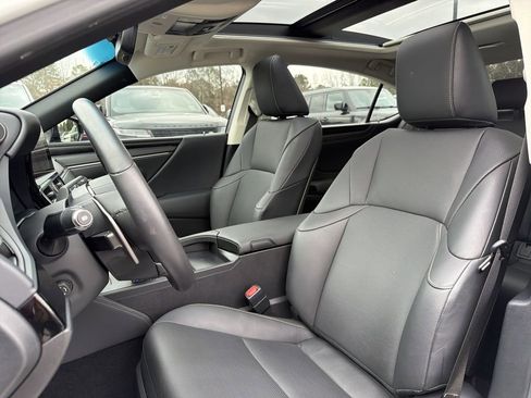 Used 2024 Lexus ES 350 Luxury image 12
