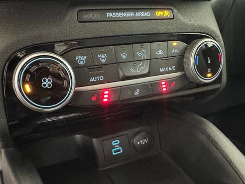 Used 2022 Ford Escape SE w/ Cold Weather Package image 37