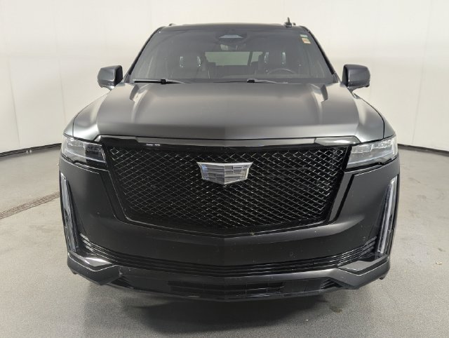 Used 2023 Cadillac Escalade Sport Platinum w/ Heavy-Duty Trailer Package AWD/4WD image 3