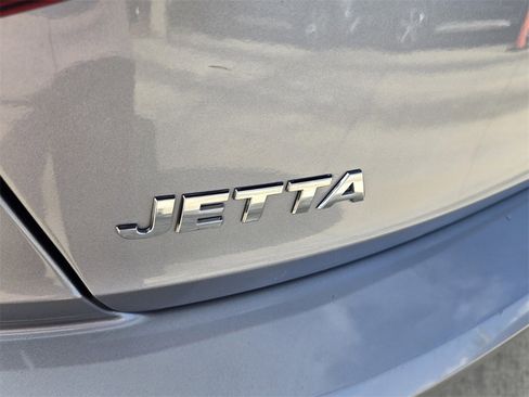 Used 2020 Volkswagen Jetta SE w/ SE Cold Weather Package image 14