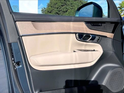 New 2026 Volvo XC90 T8 Plus image 24