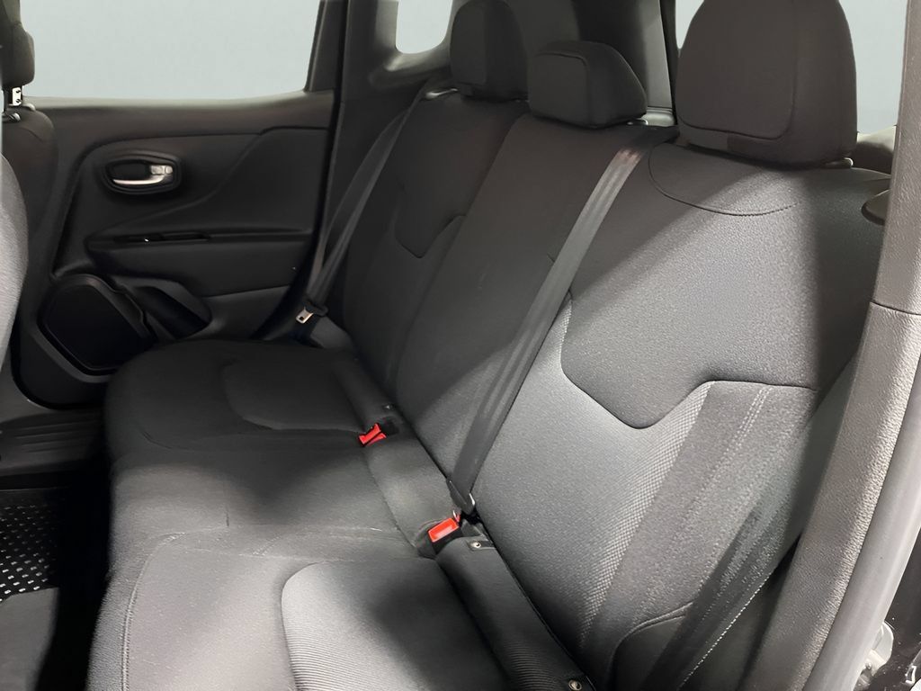 Used 2023 Jeep Renegade Latitude AWD/4WD image 13