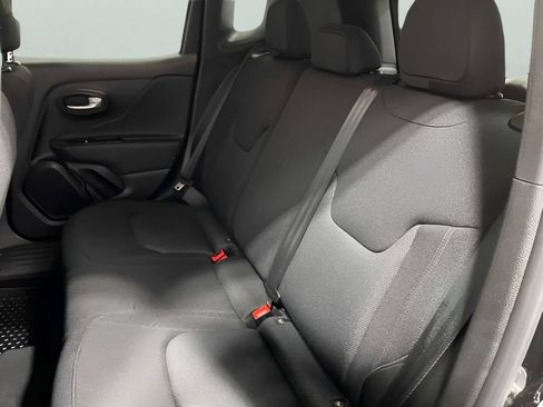 Used 2023 Jeep Renegade Latitude AWD/4WD image 13