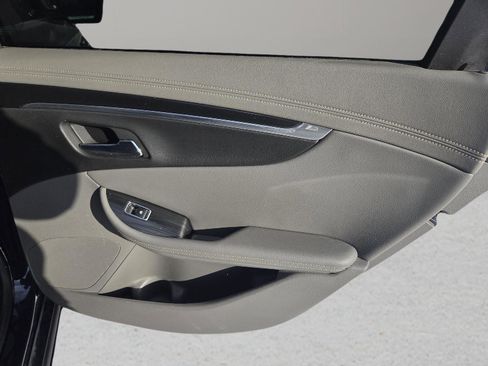 Used 2018 Chevrolet Impala LT image 26