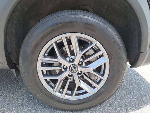 Used 2024 Nissan Rogue S AWD/4WD image 30
