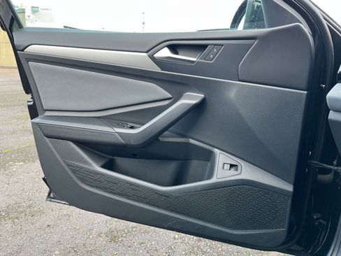 Used 2025 Volkswagen Jetta SE image 20