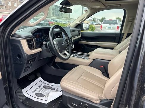 Used 2024 Ford Expedition Limited AWD/4WD image 8
