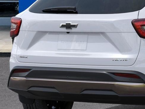 New 2025 Chevrolet Trax ACTIV w/ Driver Confidence Package image 14