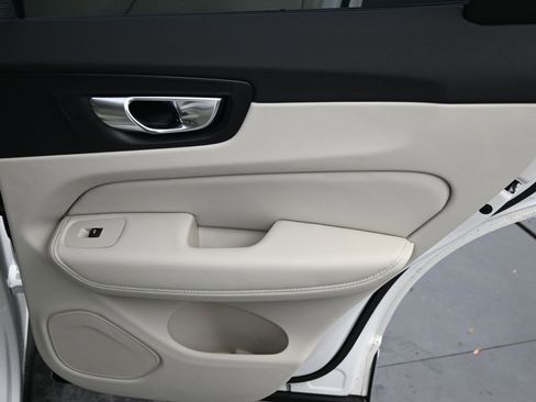 New 2026 Volvo XC60 B5 Ultra w/ Protection Package Premier image 16