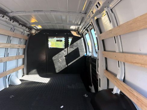 Used 2025 Chevrolet Express 2500 w/ Driver Convenience Package RWD image 9