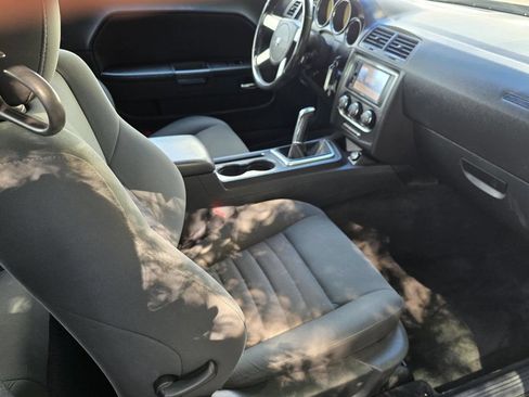 Used 2009 Dodge Challenger R/T RWD image 8