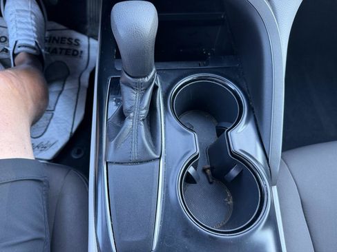 Used 2019 Toyota Camry LE FWD image 18