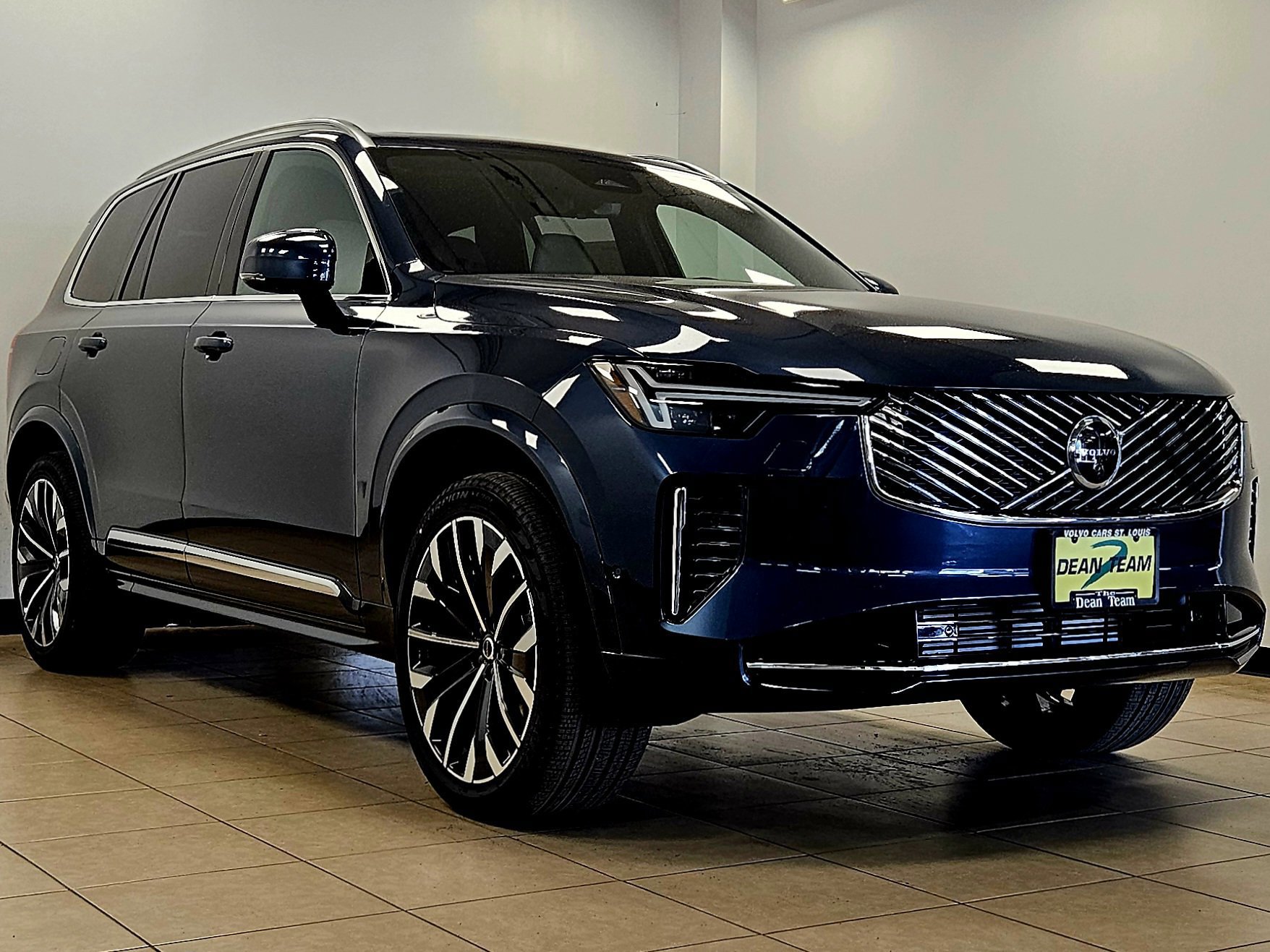 New 2026 Volvo XC90 T8 Plus w/ Protection Package AWD/4WD image 3