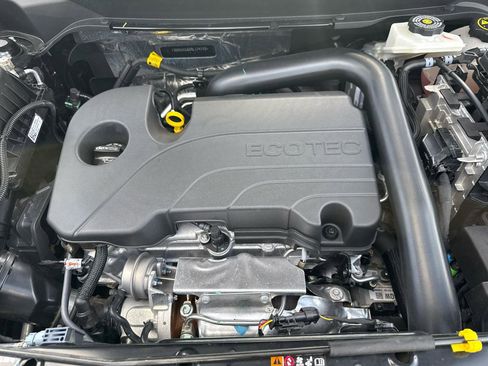 Used 2024 Chevrolet Equinox LT FWD image 28