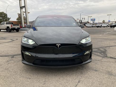 Used 2024 Tesla Model X image 2