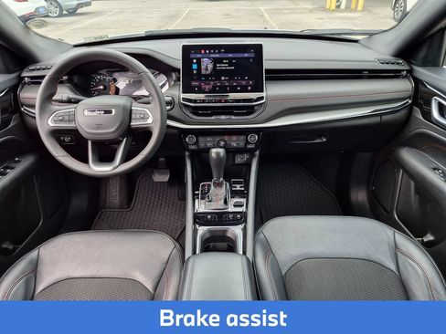 Used 2025 Jeep Compass Trailhawk AWD/4WD image 26