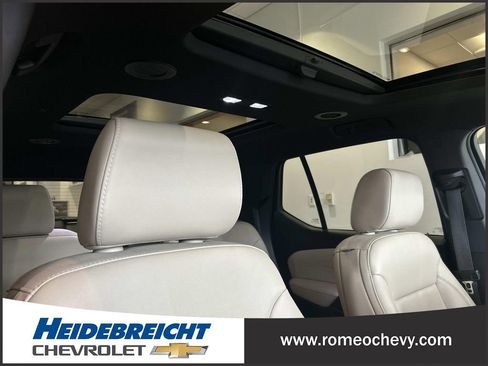Certified 2023 Chevrolet Traverse LT w/ LT Premium Package image 35