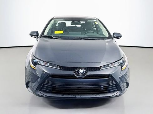 Used 2025 Toyota Corolla LE FWD image 9