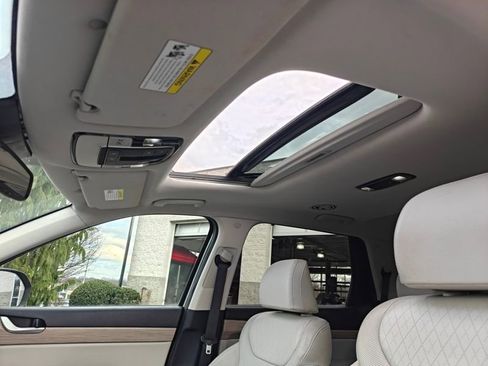 Used 2022 Hyundai Palisade SEL w/ Premium Package image 12