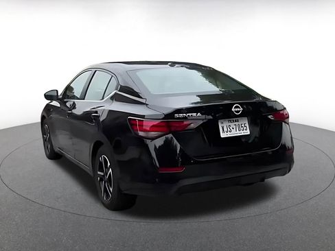 Used 2025 Nissan Sentra SV FWD image 10