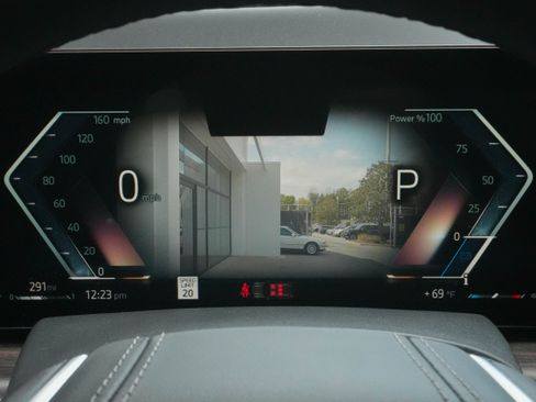 Used 2024 BMW X7 xDrive40i w/ Executive Package image 21