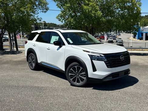 New 2026 Nissan Pathfinder Platinum AWD/4WD image 2