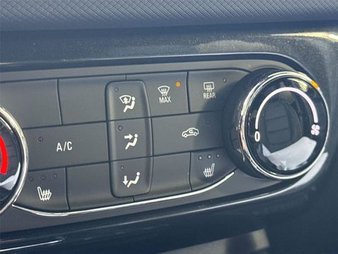 Used 2025 Chevrolet TrailBlazer ACTIV w/ Driver Confidence Package AWD/4WD image 19