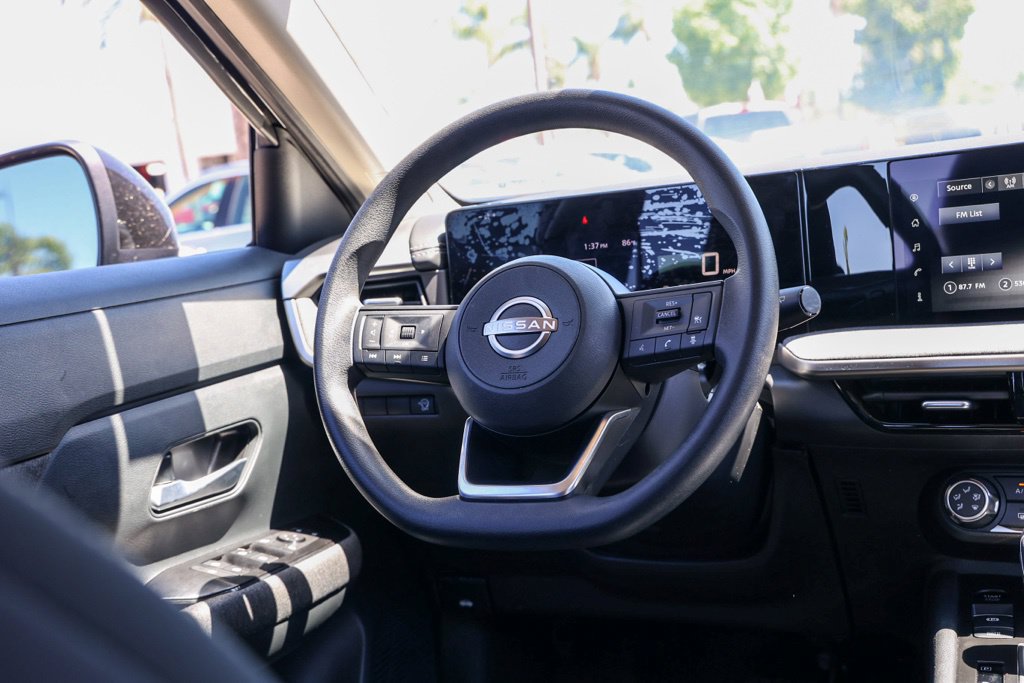 Used 2025 Nissan Kicks SV FWD image 25