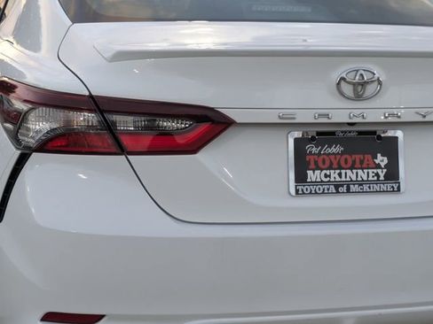 Used 2024 Toyota Camry SE image 9