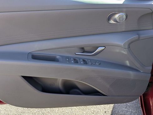 Certified 2025 Hyundai Elantra SE w/ Cargo Package image 11