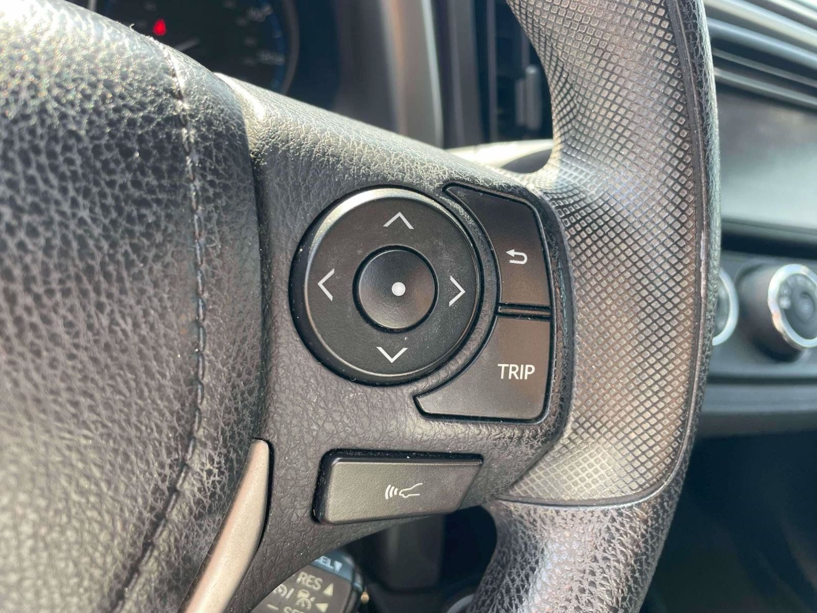 Used 2017 Toyota RAV4 LE AWD/4WD image 19