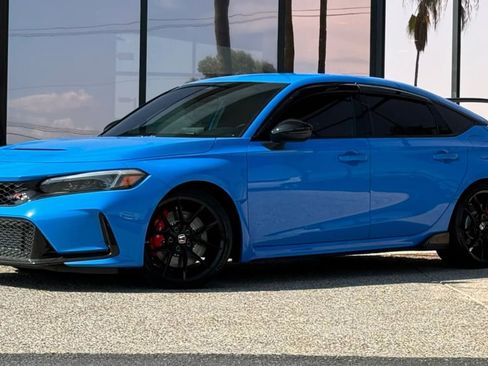 Used 2024 Honda Civic Type R image 3