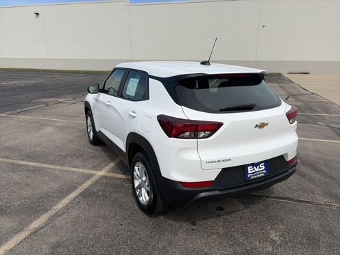 Used 2024 Chevrolet TrailBlazer LS w/ LS Confidence Package FWD image 4