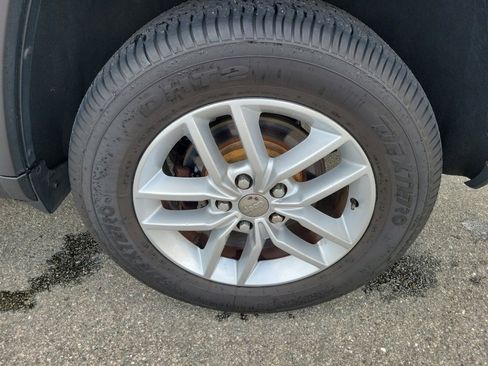 Used 2017 Jeep Grand Cherokee Laredo w/ Quick Order Package 23E image 29