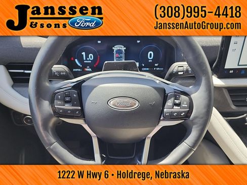 Used 2025 Ford Explorer Platinum w/ Ultimate Package AWD/4WD image 27