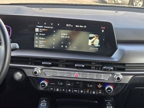 Used 2025 Kia Telluride S image 18