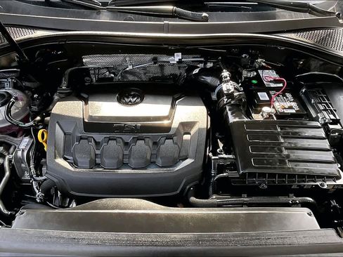 Certified 2022 Volkswagen Tiguan SE R-Line image 29