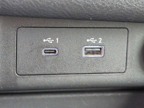 Used 2023 Nissan Rogue SV image 28