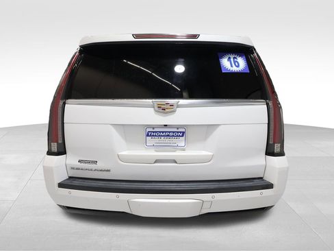 Used 2016 Cadillac Escalade Premium image 2