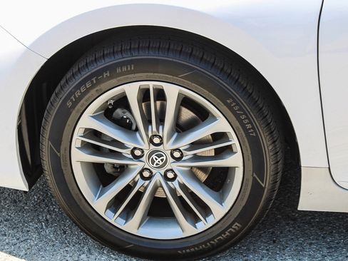 Used 2017 Toyota Camry SE FWD image 13