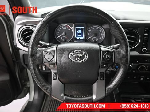 Used 2022 Toyota Tacoma TRD Sport w/ TRD Premium Sport Package AWD/4WD image 21
