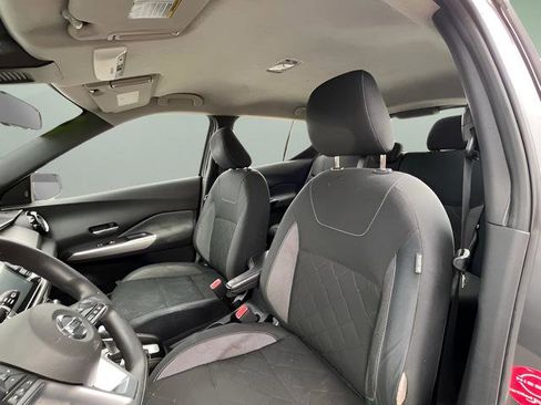 Used 2020 Nissan Kicks SV FWD image 12