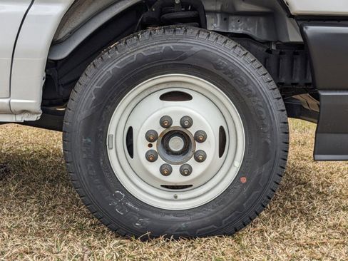 Certified 2024 Ford E-450 and Econoline 450 Super Duty w/ Driver's Safety Package image 9