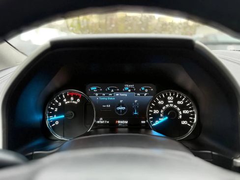 Used 2019 Ford F150 Lariat w/ Equipment Group 502A Luxury AWD/4WD image 16