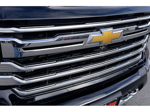 Used 2025 Chevrolet Silverado 3500 High Country w/ High Country Premium Package image 32
