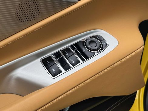 Used 2026 Chevrolet Corvette Stingray Premium Conv w/ Z51 Performance Package RWD image 18