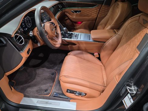 Used 2023 Bentley Flying Spur Azure image 6