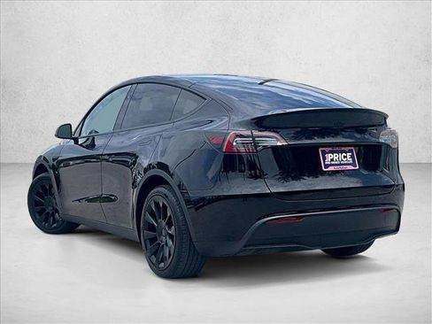 Used 2024 Tesla Model Y 2WD image 13