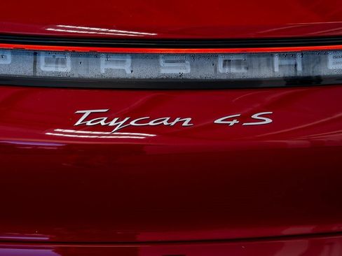 Used 2022 Porsche Taycan 4S image 26